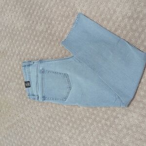 Straight leg cropped jeans